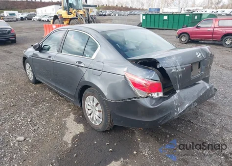 2010 Honda Accord 2.4 Lx z USA, uszkodzony, nr VIN 1HGCP2F32AA088150